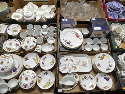 Lot 494 - An extensive collection of Royal Worcester...