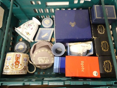 Lot 549 - A collection of ceramics, to include Wedgwood...
