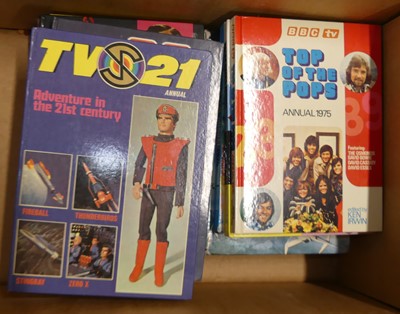 Lot 1565 - A collection of TV-related catalogues and...