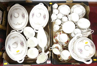 Lot 582 - A Royal Doulton Autumn pattern part dinner...