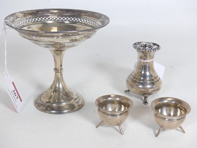Lot 367 - A George V silver bonbon dish, of pierced...