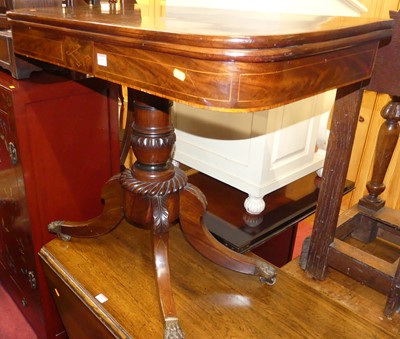 Lot 1412 - A Regency mahogany and yew cross banded round...