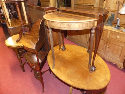 Lot 1419 - A contemporary flame mahogany and cross banded...