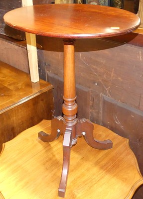 Lot 1421 - A Victorian mahogany fixed top pedestal oval...