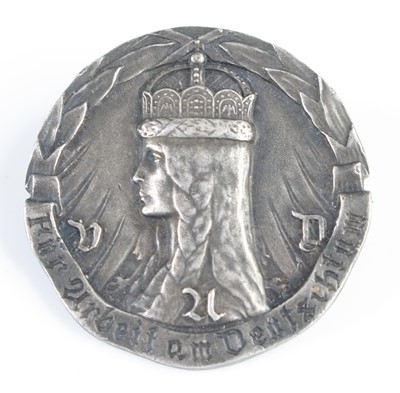 Lot 613 - An Association of Germaness Abroad VDA Badge...