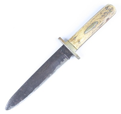 Lot 863 - A late 19th century hunting knife, the 14.5cm...