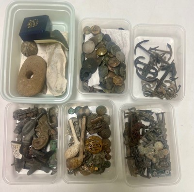Lot 395 - A collection of miscellaneous items to include...