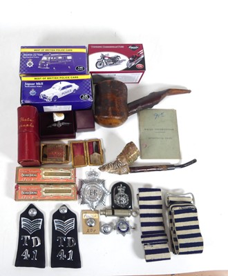 Lot 398 - A box of collectibles to include Metropolitan...