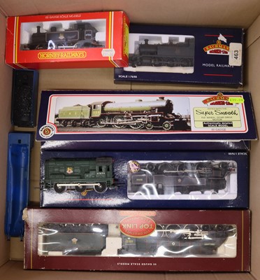 Lot 662 - A collection of six 00 gauge locos to include...
