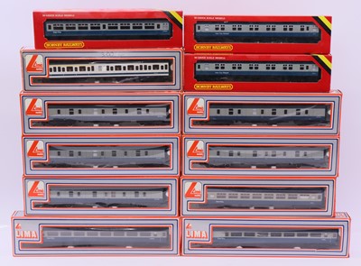 Lot 703 - One tray containing 12 various Lima and Hornby...