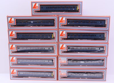 Lot 724 - Four Lima 00 gauge Class 101 DMUs to include a...