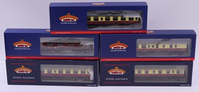 Lot 701 - Five Bachmann 00 gauge coaches, to include...