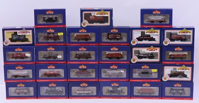 Lot 693 - One tray of 27 Bachmann 00 gauge wagons to...
