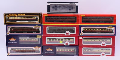 Lot 712 - One tray containing 13 various 00 gauge...