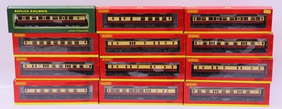 Lot 719 - 00 gauge group of 12 coaches to include modern...
