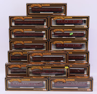 Lot 714 - Various Mainline 00 gauge coaches to include...