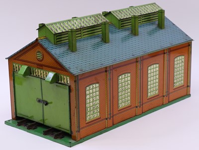 Lot 141 - 1935-41 Hornby 0-gauge No.2 Engine Shed, green...