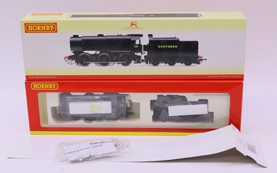 Lot 620 - A Hornby 00 gauge Class Q1 0-6-0 loco in...