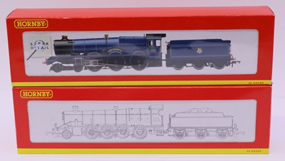 Lot 667 - Two Hornby 00 gauge locos to include a GWR...