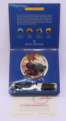 Lot 673 - A Hornby 00 gauge Royal Doulton commemorative...