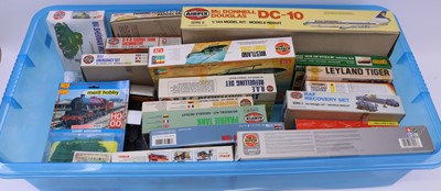Lot 687 - One tray of plastic kits to include an Airfix...