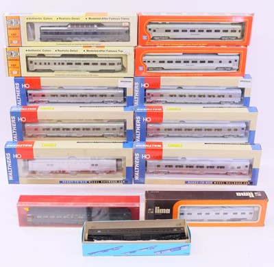Lot 941 - One tray containing various HO gauge rolling...