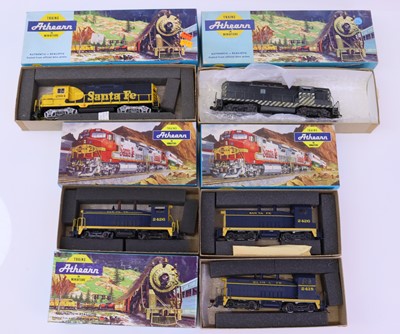 Lot 870 - Five HO gauge locos to include a Rivarossi...