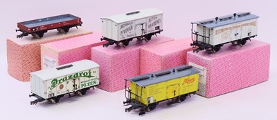 Lot 394 - Five ETS 0-gauge 4-wheel goods wagons, all...