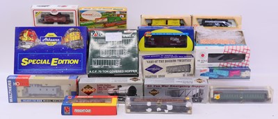 Lot 960 - One tray containing various H0 gauge American...