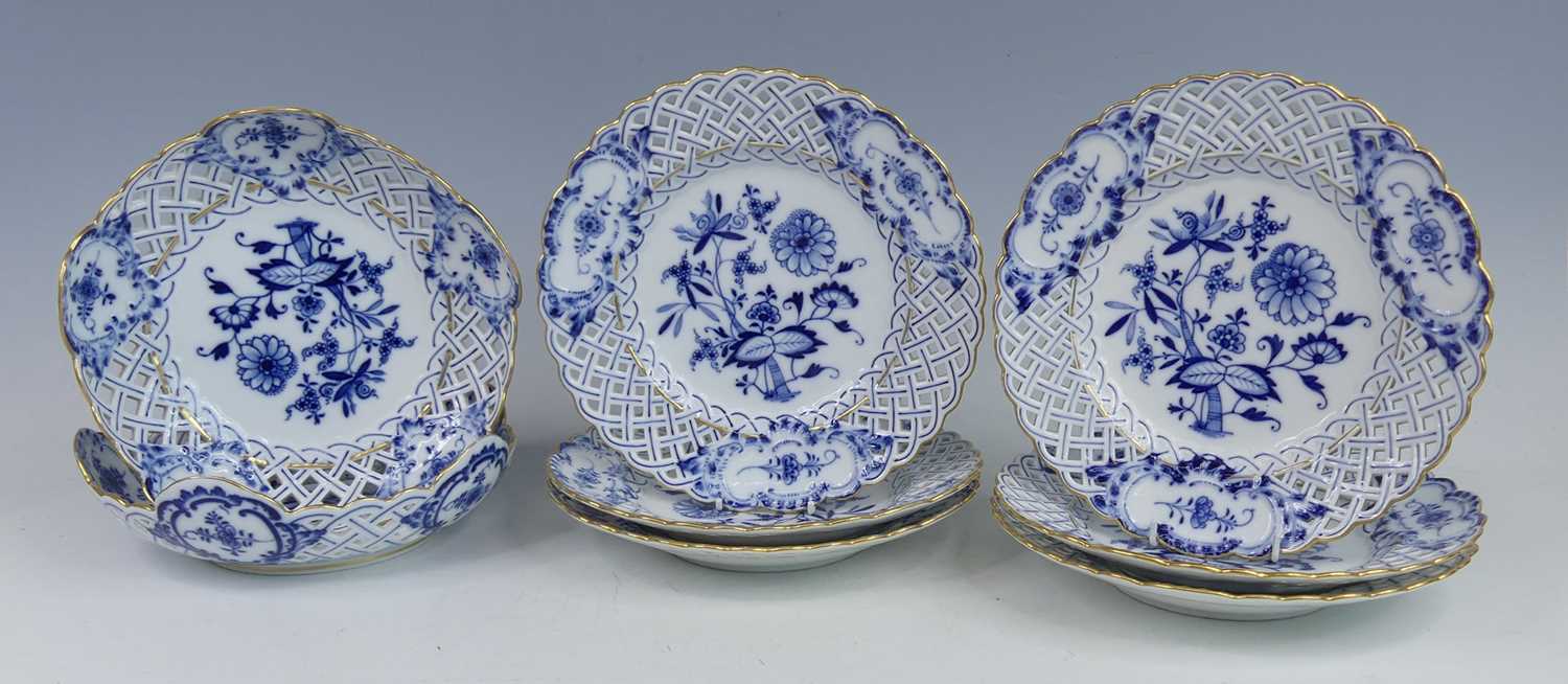Lot 2041 - A set of six Meissen onion pattern ribbon...