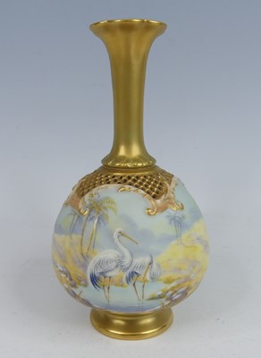 Lot 2034 - A Worcester porcelain specimen vase, decorated...