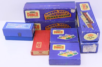 Lot 501 - Collection of Hornby-Dublo accessories: two...