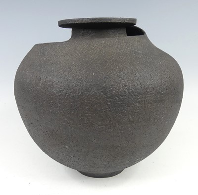 Lot 72 - A large contemporary studio pottery shouldered...