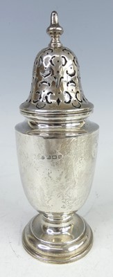 Lot 120 - An early 20th century silver pedestal sugar...