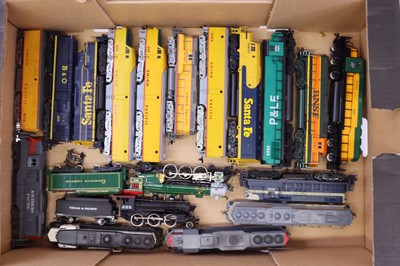Lot 946 - One tray containing a quantity of HO scale...