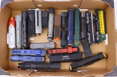 Lot 966 - One tray containing a good selection of HO...