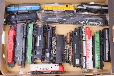 Lot 954 - One tray containing a quantity of HO scale...