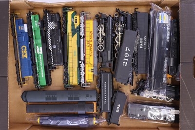 Lot 956 - One tray containing a quantity of HO scale...