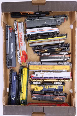 Lot 959 - One tray containing a quantity of HO scale...