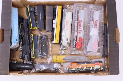 Lot 962 - One tray containing a quantity of HO scale...