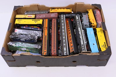 Lot 940 - One tray containing a quantity of mixed HO...