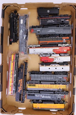 Lot 952 - One tray containing a quantity of HO scale...