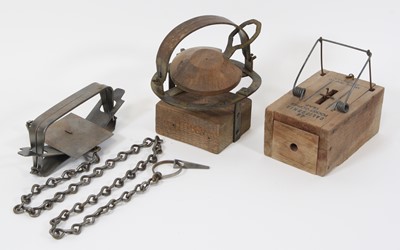 Lot 901 - A Blake & Lamb & Co. No.3 jump trap, having 6...