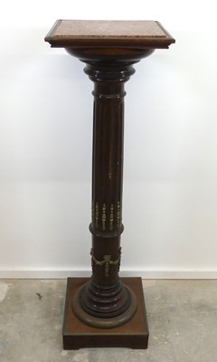 Lot 2511 - An early 20th century mahogany...