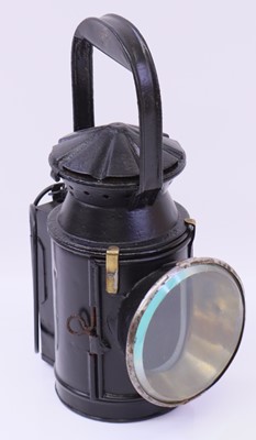 Lot 95 - British Railways signal man hand lamp, BR(S)...