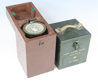 Lot 614 - A WW II Air Ministry hand held compass, Type...