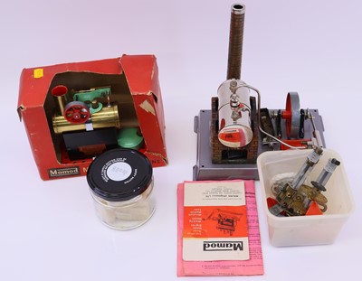 Lot 2 - Collection of steam engine and accessories to...