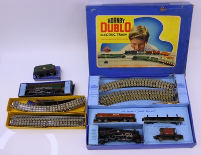 Lot 490 - Hornby Dublo group, to include EDG18 Train set...