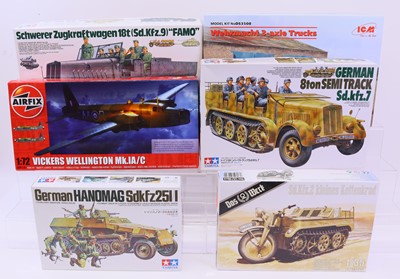 Lot 1528 - Collection of 6 various boxed Airfix and ICM...