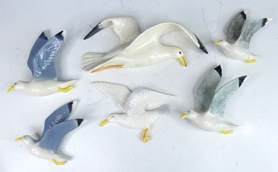 Lot 39 - A collection of six various pottery...